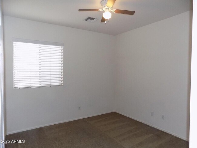 Building Photo - 45449 Alamendras St