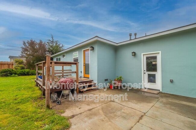 Building Photo - 459 Gloria Cir
