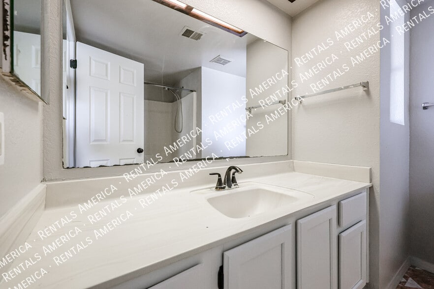 Building Photo - 18433 N 56th Dr