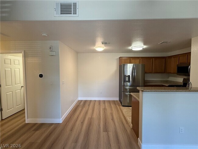 Building Photo - 7701 W Robindale Rd