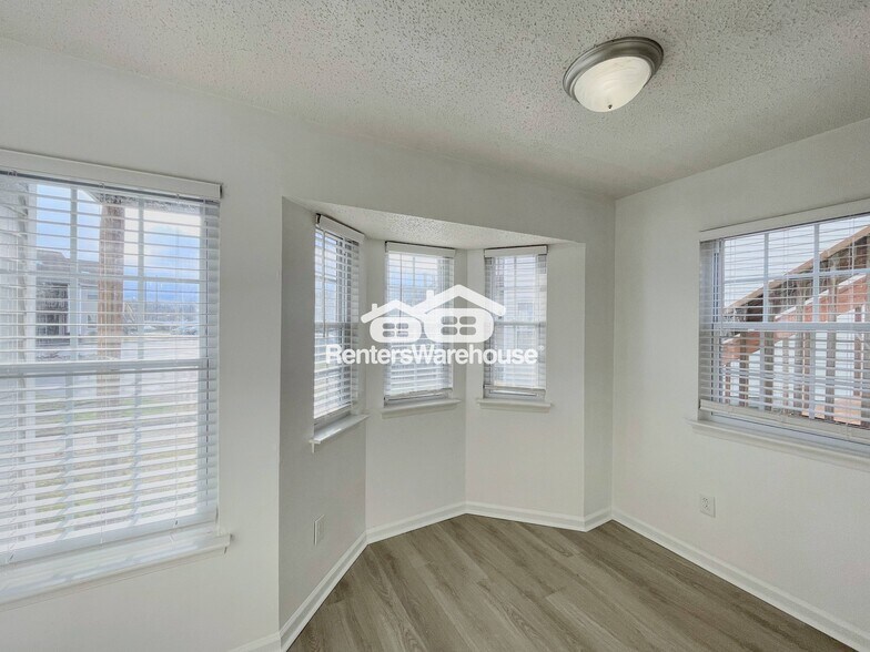 Building Photo - 3704A Towne Point Rd