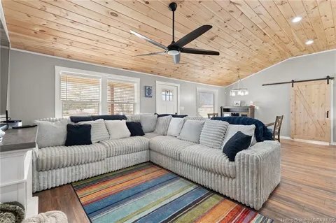 Building Photo - 102 Melanie Ln