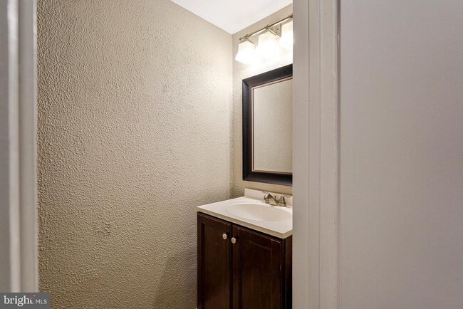 Building Photo - 11069 Saffold Way