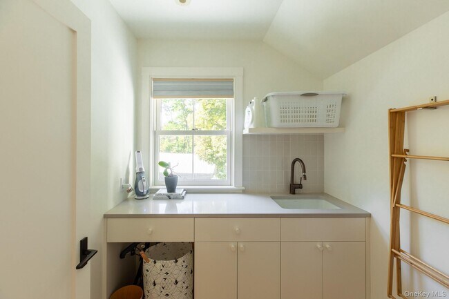 Building Photo - 4-6 Old Primrose Hill Rd