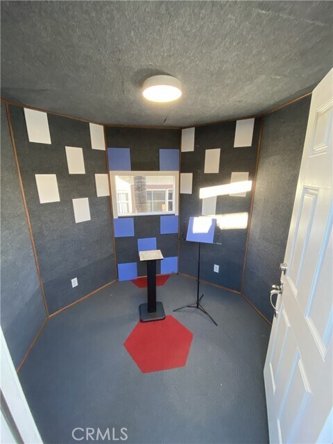 Building Photo - 10535 Samoa Ave