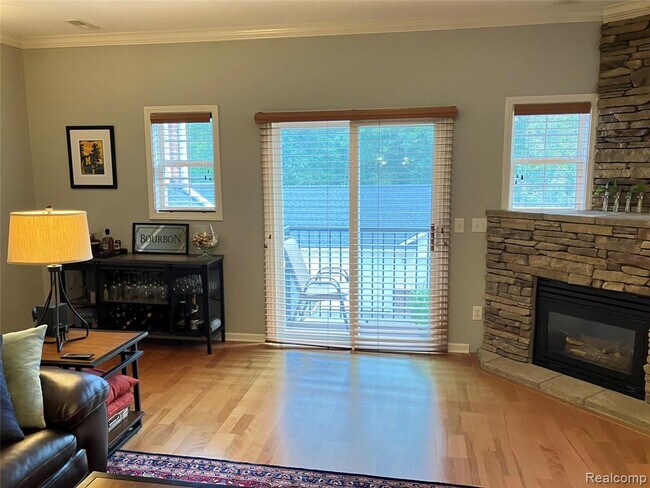 Building Photo - 331 Scio Village Ct