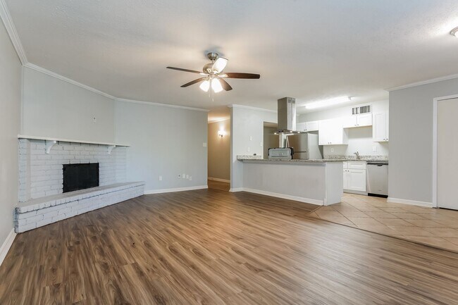 Building Photo - Renovated Single Family Home | 3 BR/2BA | 1-Car Covered Parking | Gated backyard
