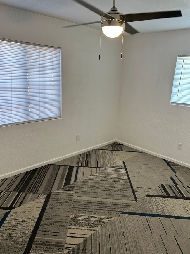 Building Photo - DESERT VIEW!  Move In Ready