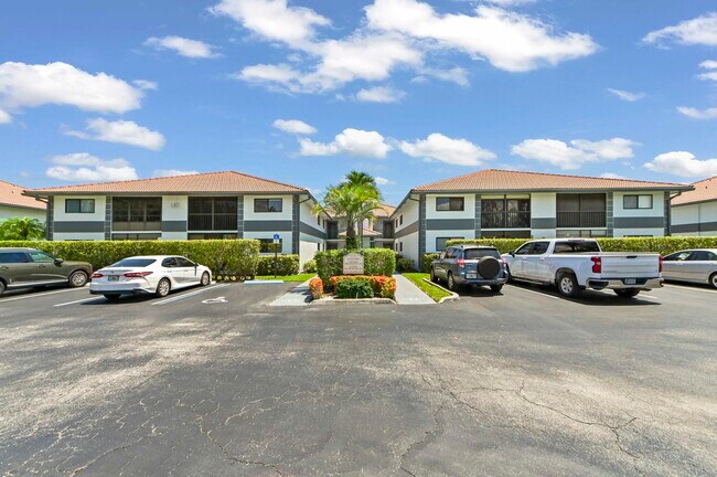 Building Photo - 15234 Lakes of Delray Blvd
