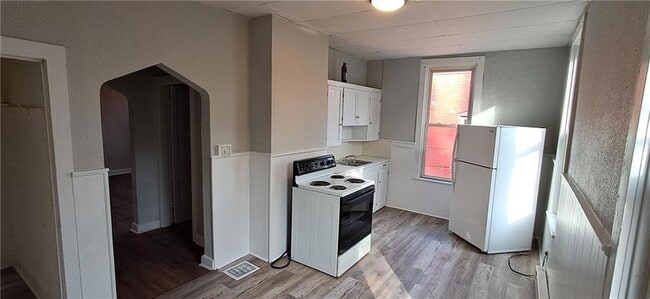 Building Photo - 1506 Jules St