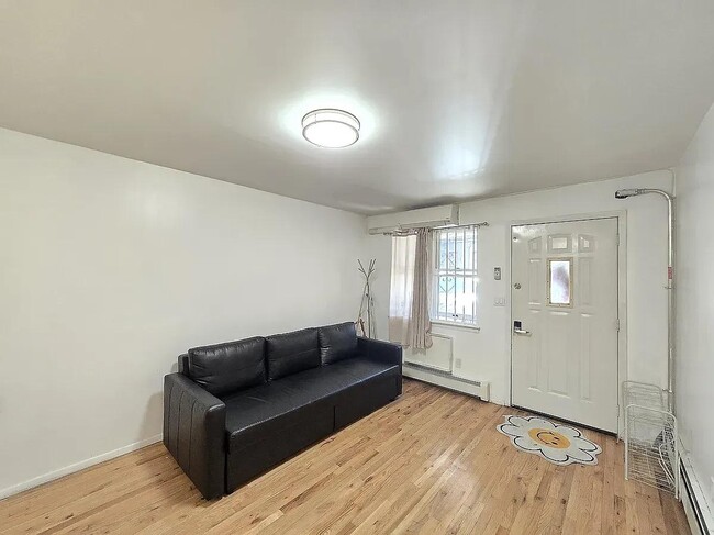 Building Photo - 8620 Bay 16th St