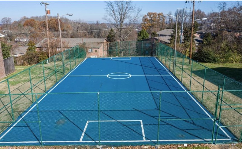 Building Photo - 600 Whispering Hills Dr