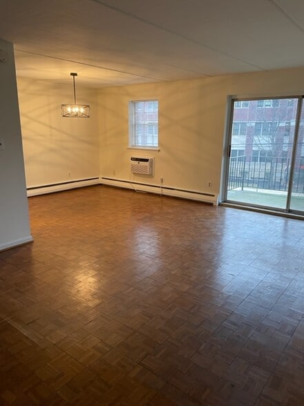 Hardwood Flooring - 108 Windermere Ave