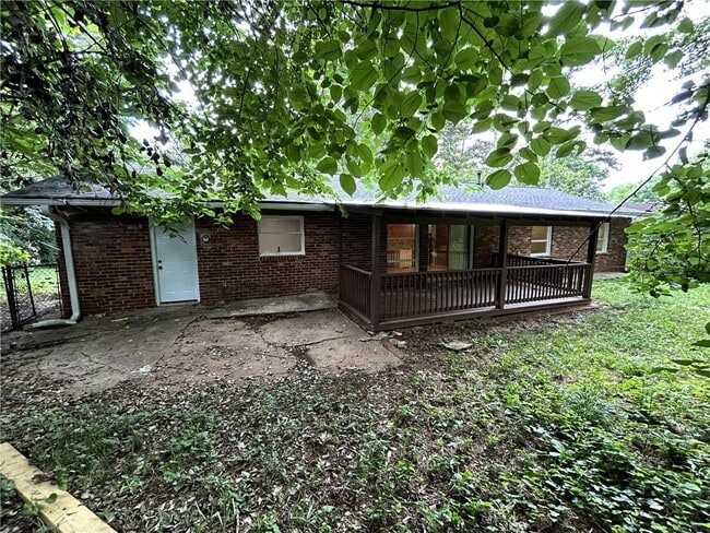 Primary Photo - 3742 Rockbridge Rd SW