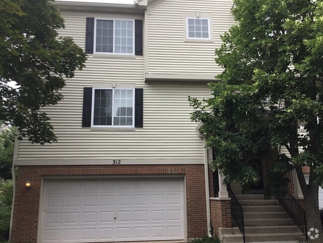 Building Photo - 312 Evergreen Cir