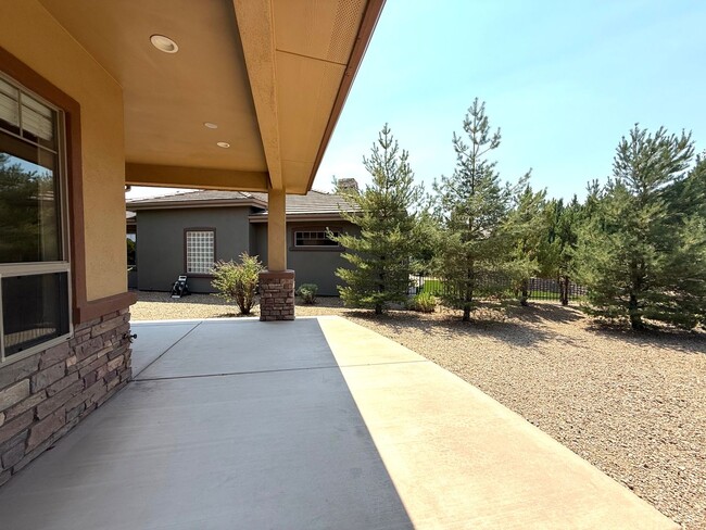 Building Photo - Beautiful home in Prescott Lakes