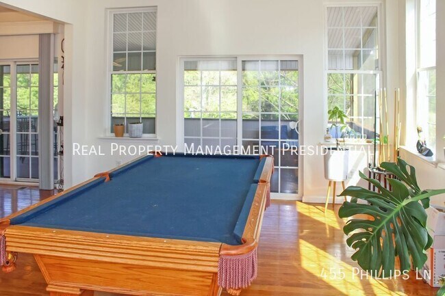 Building Photo - 455 Phillips Ln
