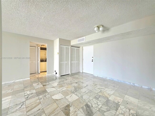 Building Photo - 290 174th St