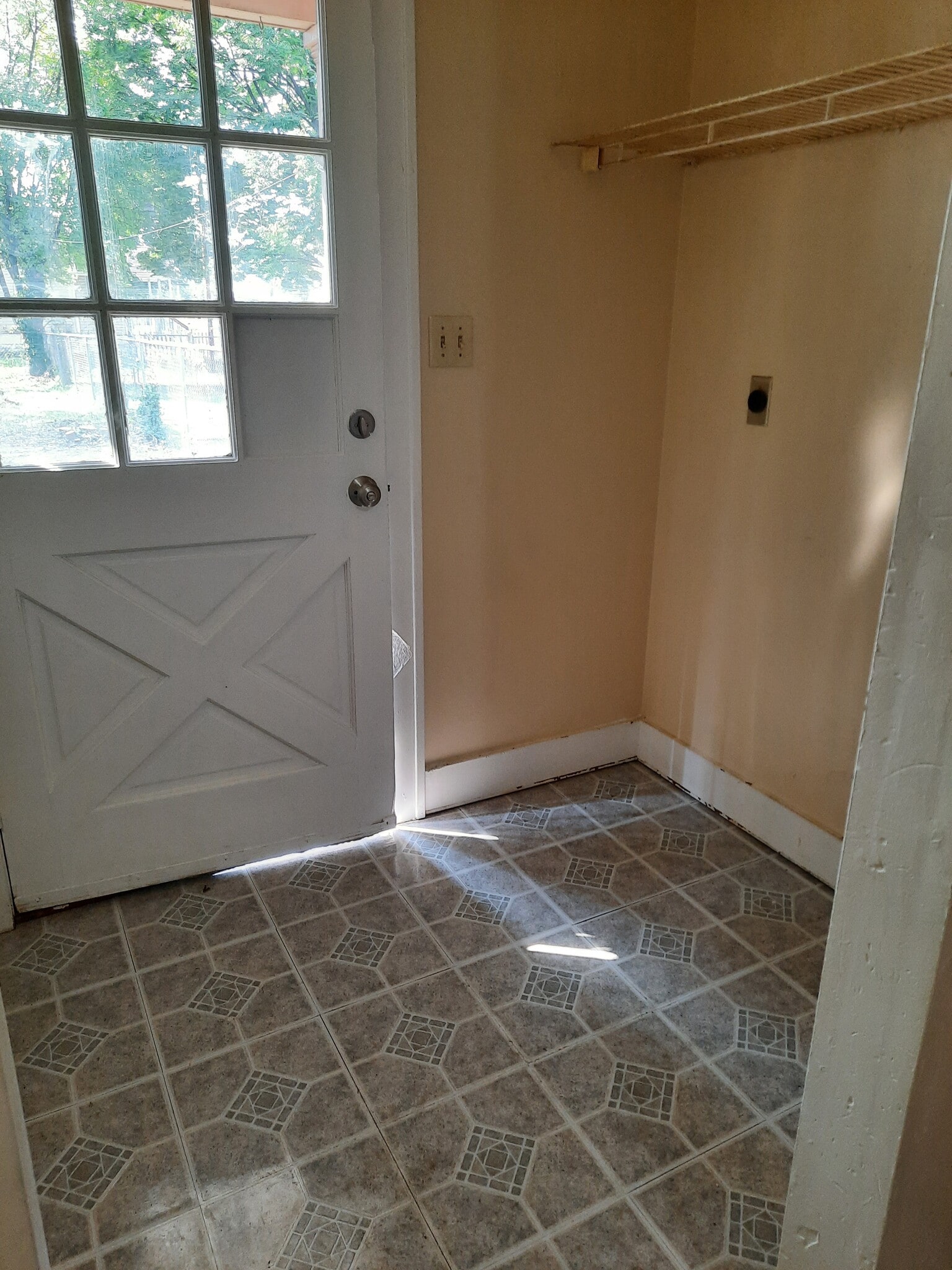 Back door /laundry room - 1550 Gallagher St
