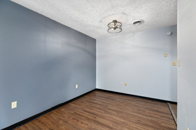 Building Photo - 216 Allison St