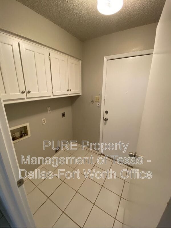 Building Photo - 7232 Timberidge Dr