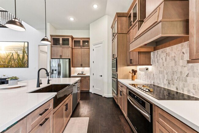 Building Photo - 1104 Scenic Oaks Dr