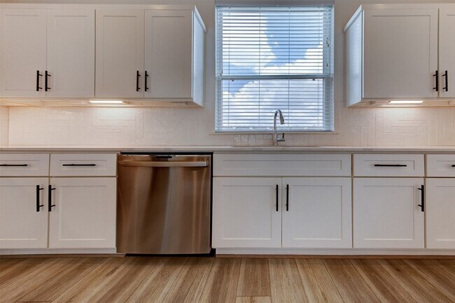 Building Photo - 1526 Ojeman Rd