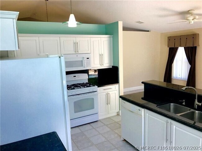 Building Photo - 9821 Red Heart Ln