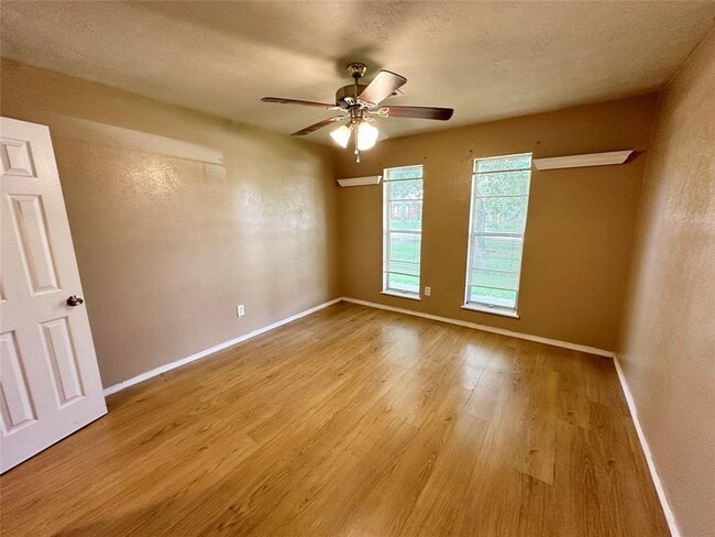 Building Photo - 1820 Aspen Ln
