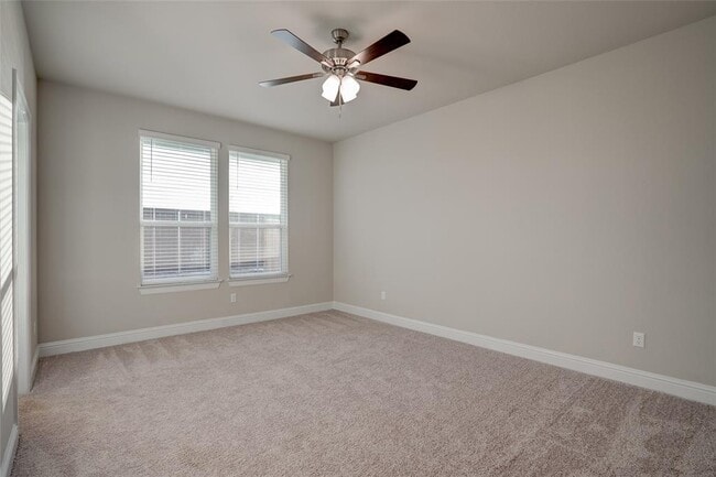 Building Photo - 135 Living Reef Dr