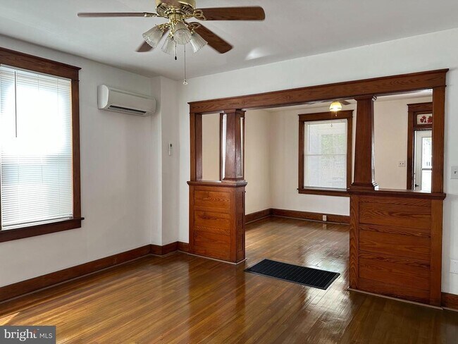 Building Photo - 239 N Stratton St