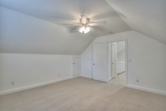 Building Photo - 4335 N Chapel Rd