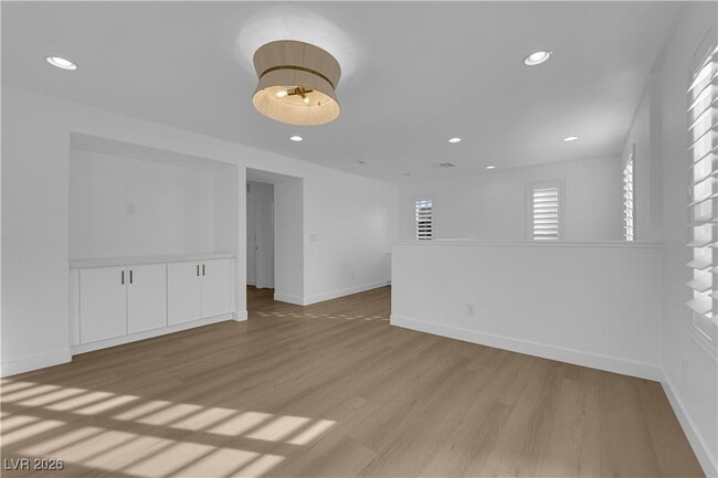 Building Photo - 465 Cabral Peak St