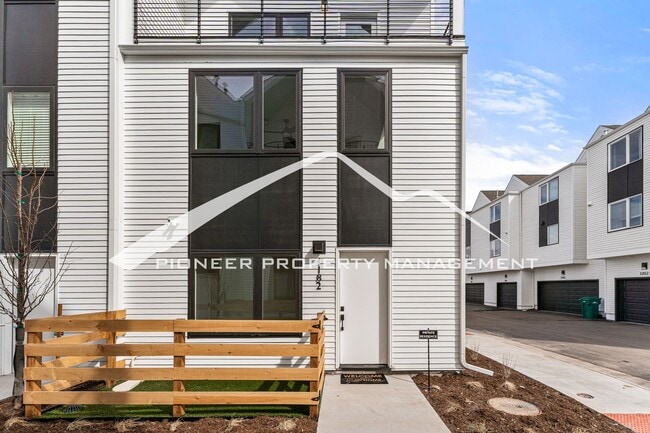Building Photo - 1182 S Reed St