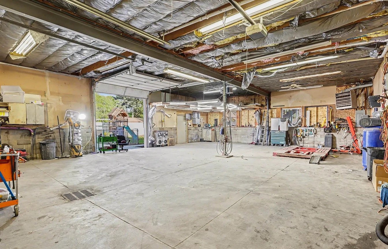 Building Photo - 1341 N 45th St