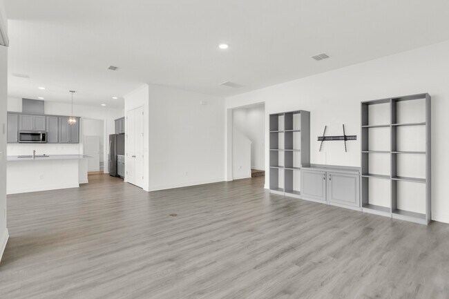 Building Photo - 5404 Golden Apple Dr