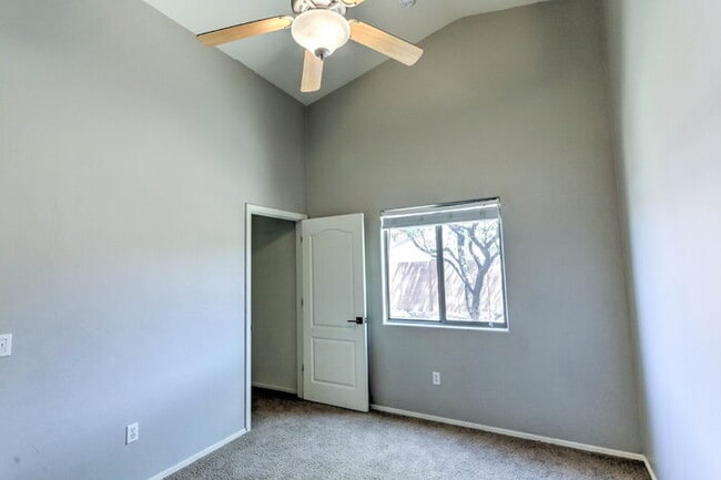 Building Photo - Madera Highlands