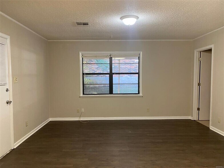 Building Photo - 416 Fieldbrook Dr