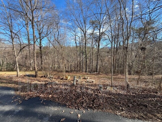 Building Photo - 436 Rowland Rd.