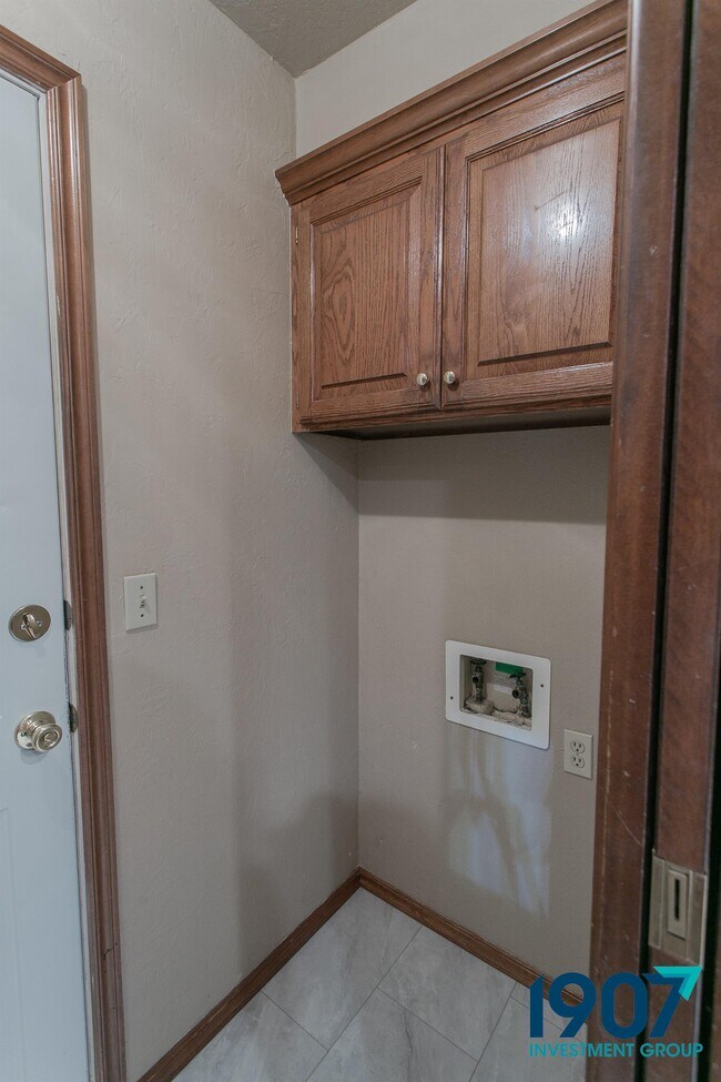 Building Photo - 1213 SW 133rd St