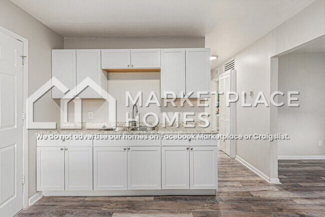Building Photo - 12782 Couwlier Ave