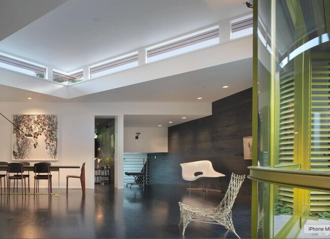 Building Photo - 162 Throckmorton Ave