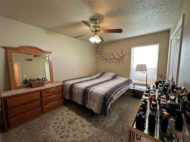 Building Photo - 10616 Mellow Meadow Dr