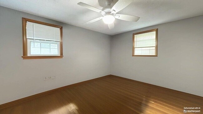 Building Photo - 9 Putney Cir