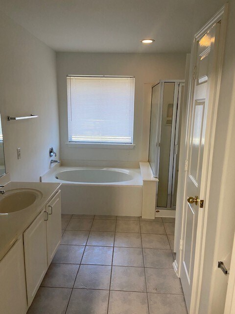 Building Photo - 2926 Loganberry Park Ln