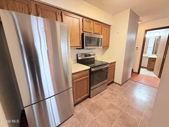 Building Photo - 208 Yorktown Dr