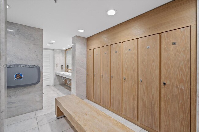 Building Photo - 400 Sunny Isles Blvd
