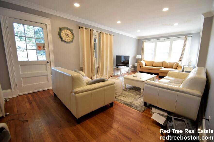 Building Photo - 235 Chestnut Hill Ave