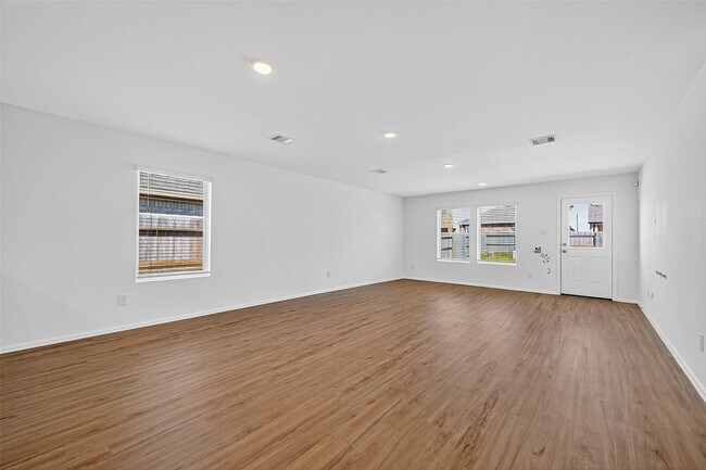 Building Photo - 27130 Breakaway Ln