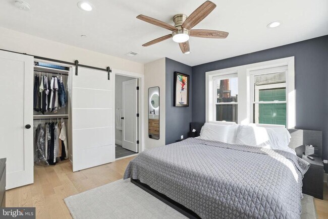 Building Photo - 616 Quebec Place NW